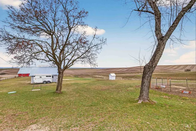 $749,000 | 33785 S Road, Kendrick, ID 83537