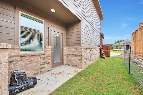 $2,500 | 2167 Serenity Lane, Arlington, TX 76015