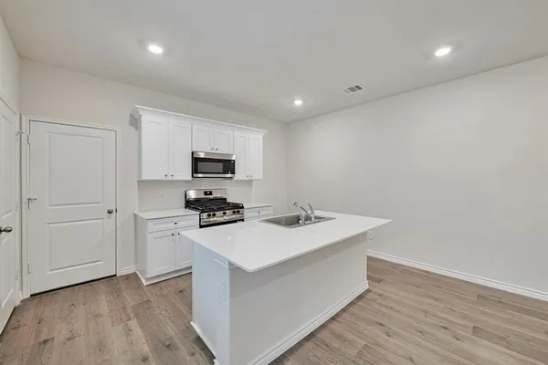 $2,500 | 2167 Serenity Lane, Arlington, TX 76015