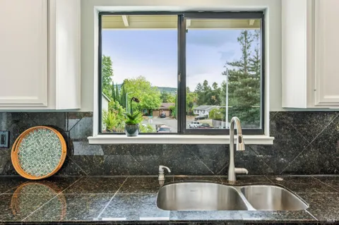 $799,000 | 18770 Park Tree Lane, Sonoma, CA 95476