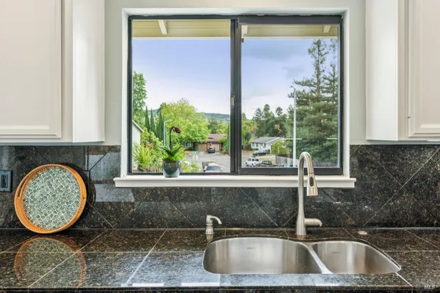 $799,000 | 18770 Park Tree Lane, Sonoma, CA 95476