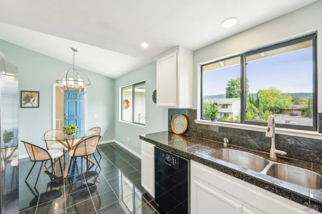 $799,000 | 18770 Park Tree Lane, Sonoma, CA 95476