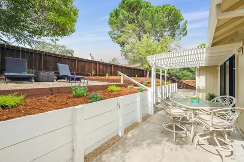 $799,000 | 18770 Park Tree Lane, Sonoma, CA 95476