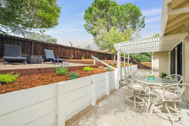 $799,000 | 18770 Park Tree Lane, Sonoma, CA 95476