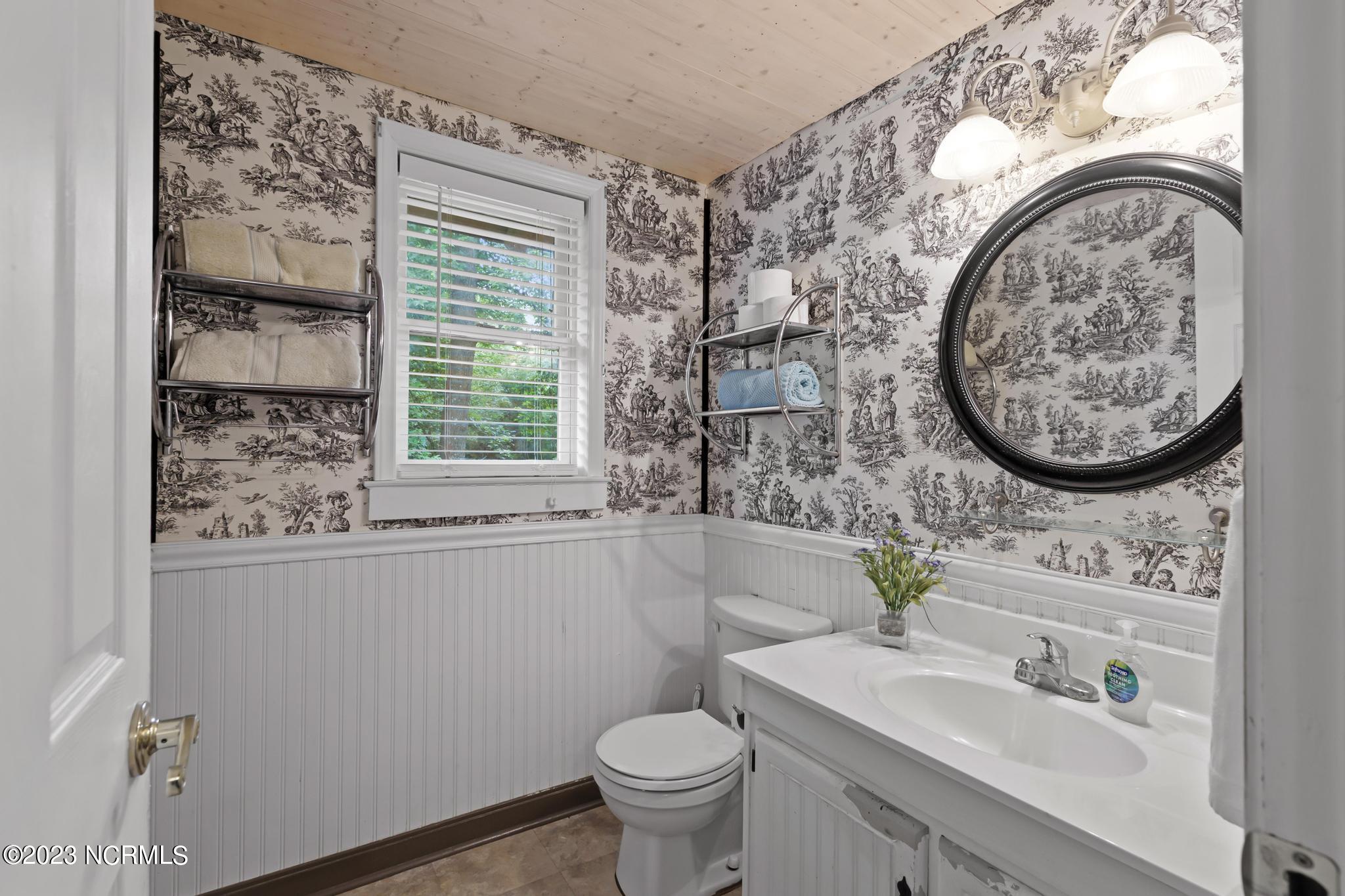 3724 Freedom Way Hubert, NC 28539 - Photo 15 of 23 3724 freedom way bathroom