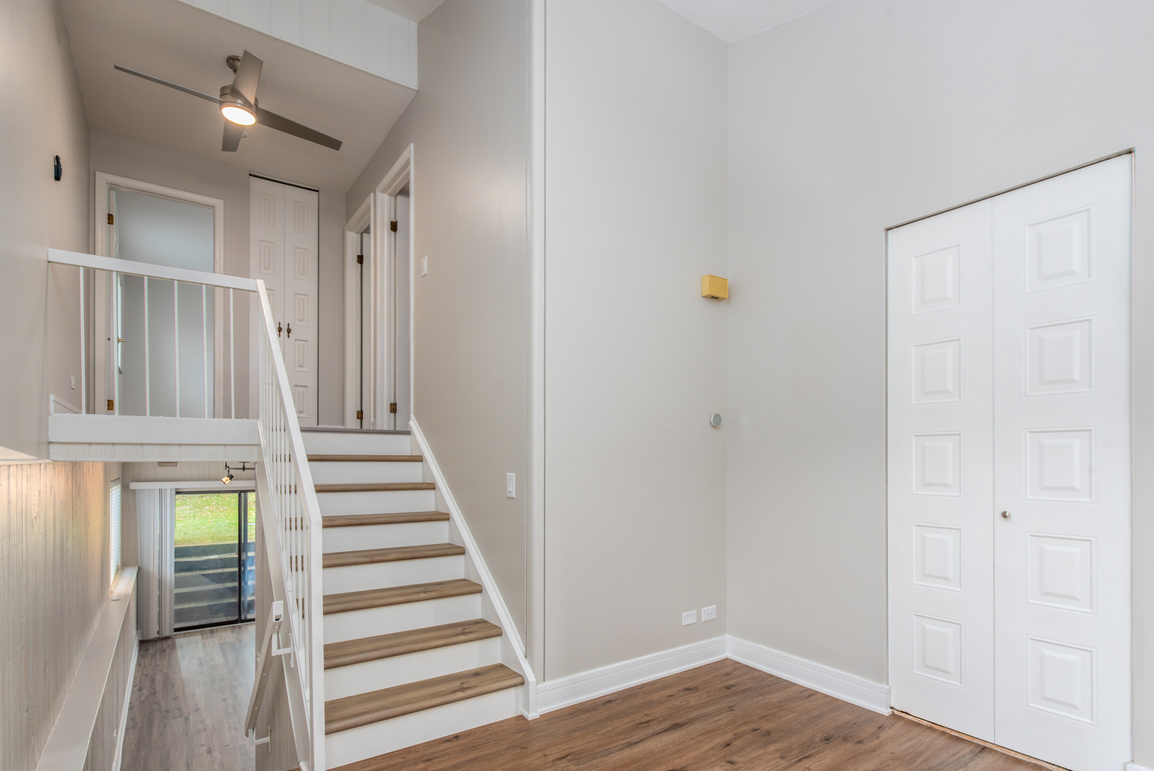 730 Circle Drive Roselle, IL 60172 - Photo 12 of 35 a view of entryway with wooden floor