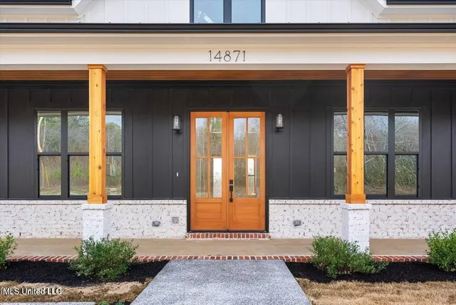 $560,000 | 14871 Fairview Road, Byhalia, MS 38611