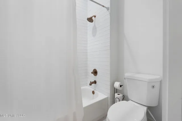 $560,000 | 14871 Fairview Road, Byhalia, MS 38611