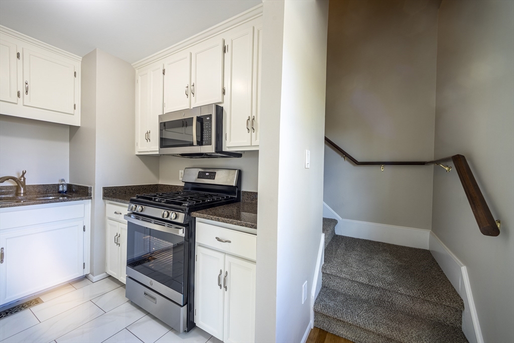 357 Boylston Street, Unit 3 Lowell, MA 01852 - Photo 12 of 35