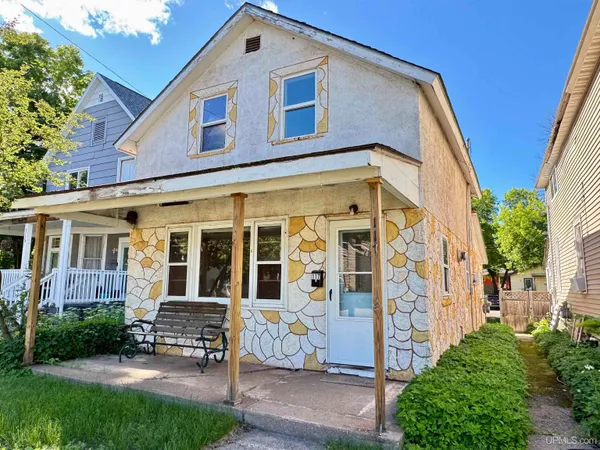 $104,900 | 117 East Peck Street, Negaunee, MI 49866