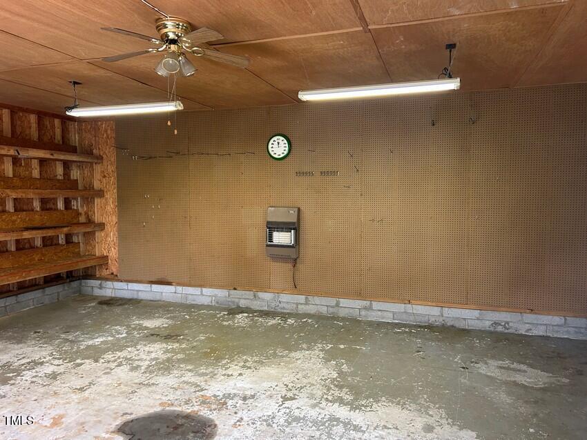 111 Colonial Drive Clinton, NC 28328 - Photo 19 of 21 a view of a livingroom with a ceiling fan
