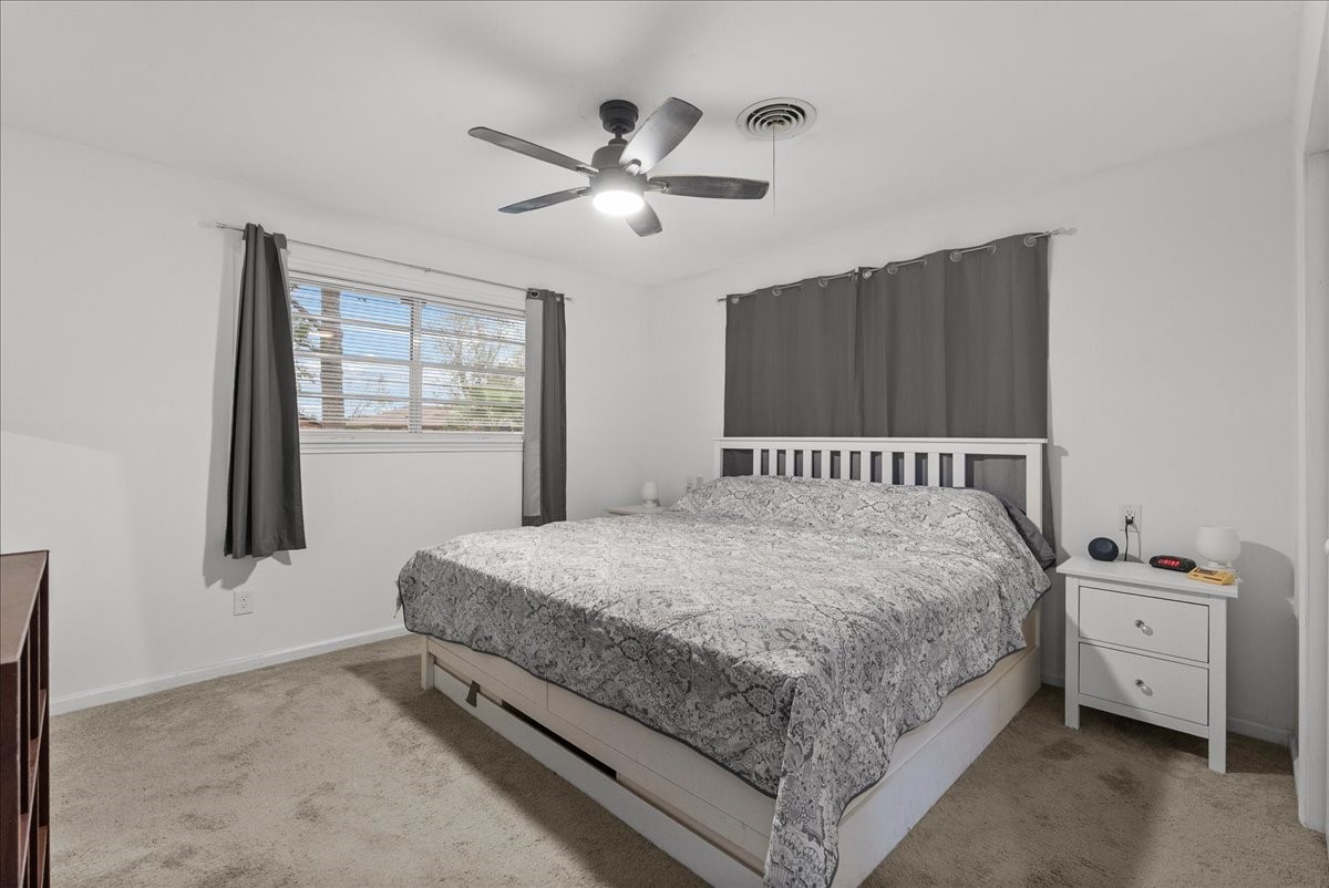 15918 Spinks Road Alvin, TX 77511 - Photo 10 of 25 Gallery Image 10
