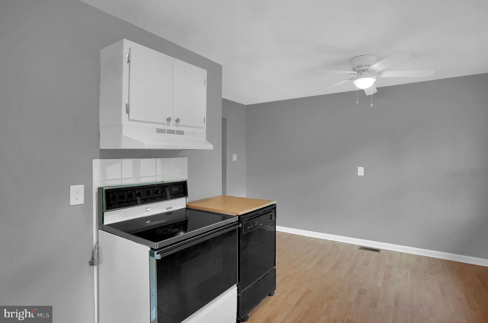 512 Ellencroft Road Lewisberry, PA 17339 - Photo 12 of 26 Eat-In Kitchen