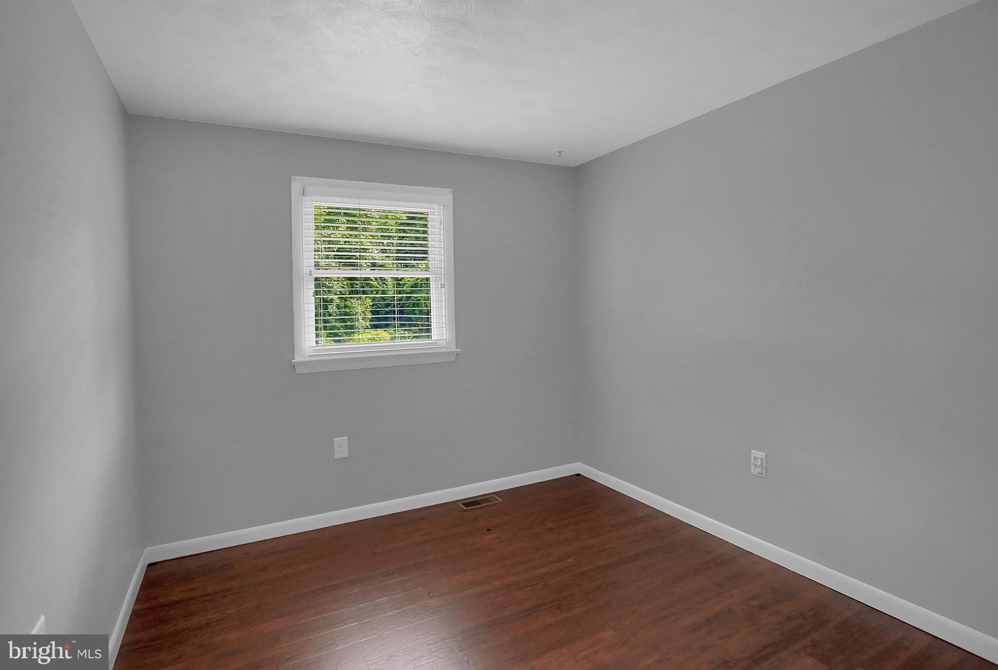 512 Ellencroft Road Lewisberry, PA 17339 - Photo 16 of 26 Bedroom 3