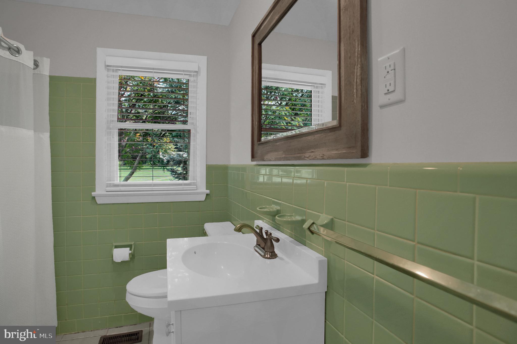 512 Ellencroft Road Lewisberry, PA 17339 - Photo 17 of 26 Full Bath
