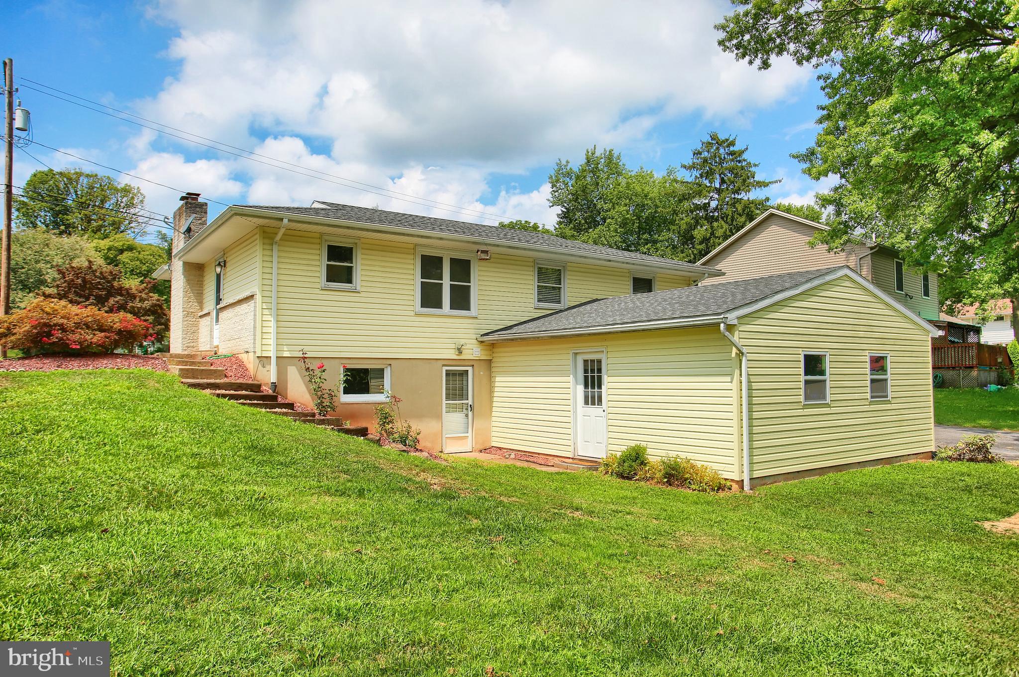 512 Ellencroft Road Lewisberry, PA 17339 - Photo 21 of 26 Rear Exterior
