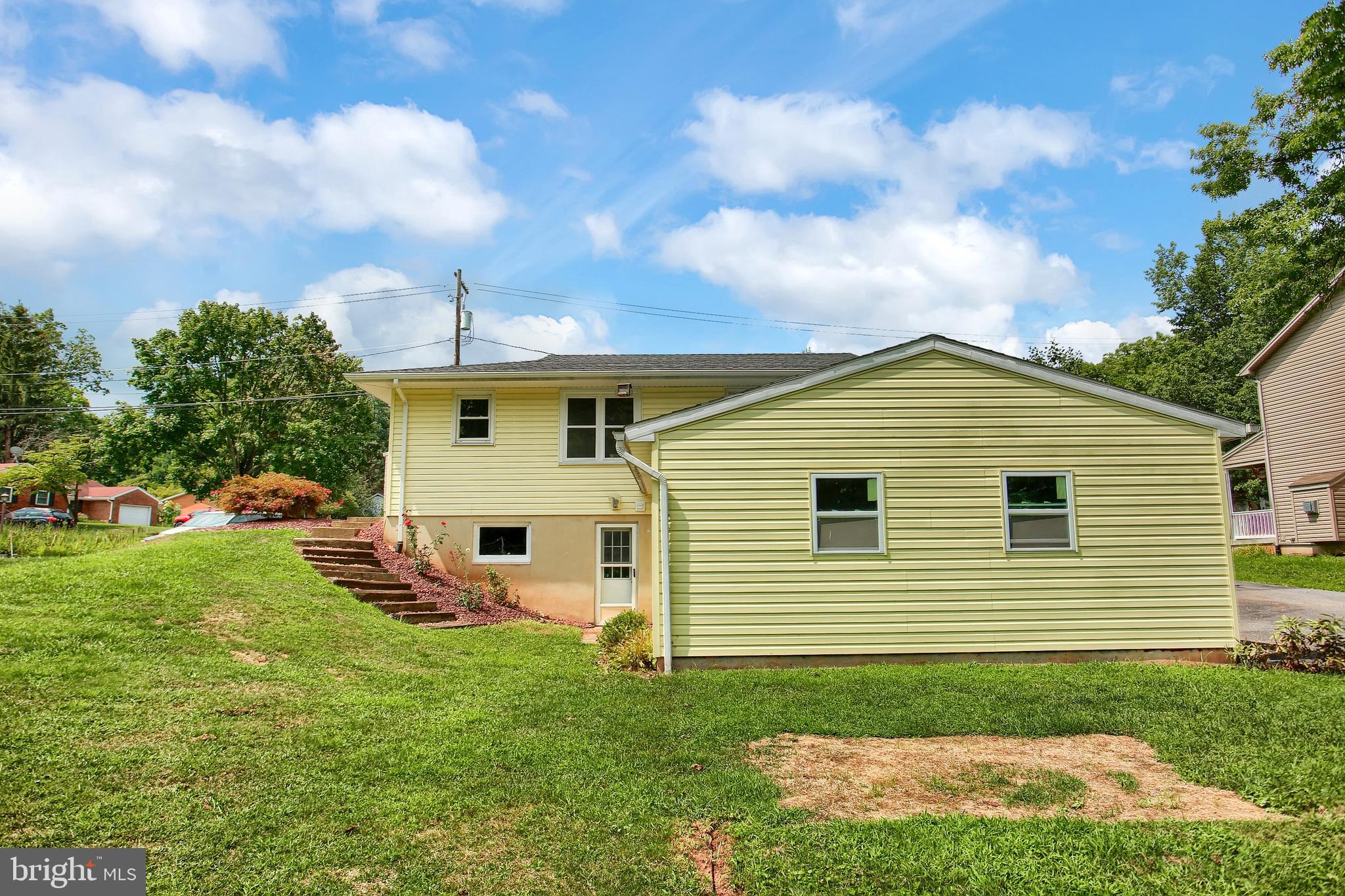 512 Ellencroft Road Lewisberry, PA 17339 - Photo 22 of 26 Rear Exterior