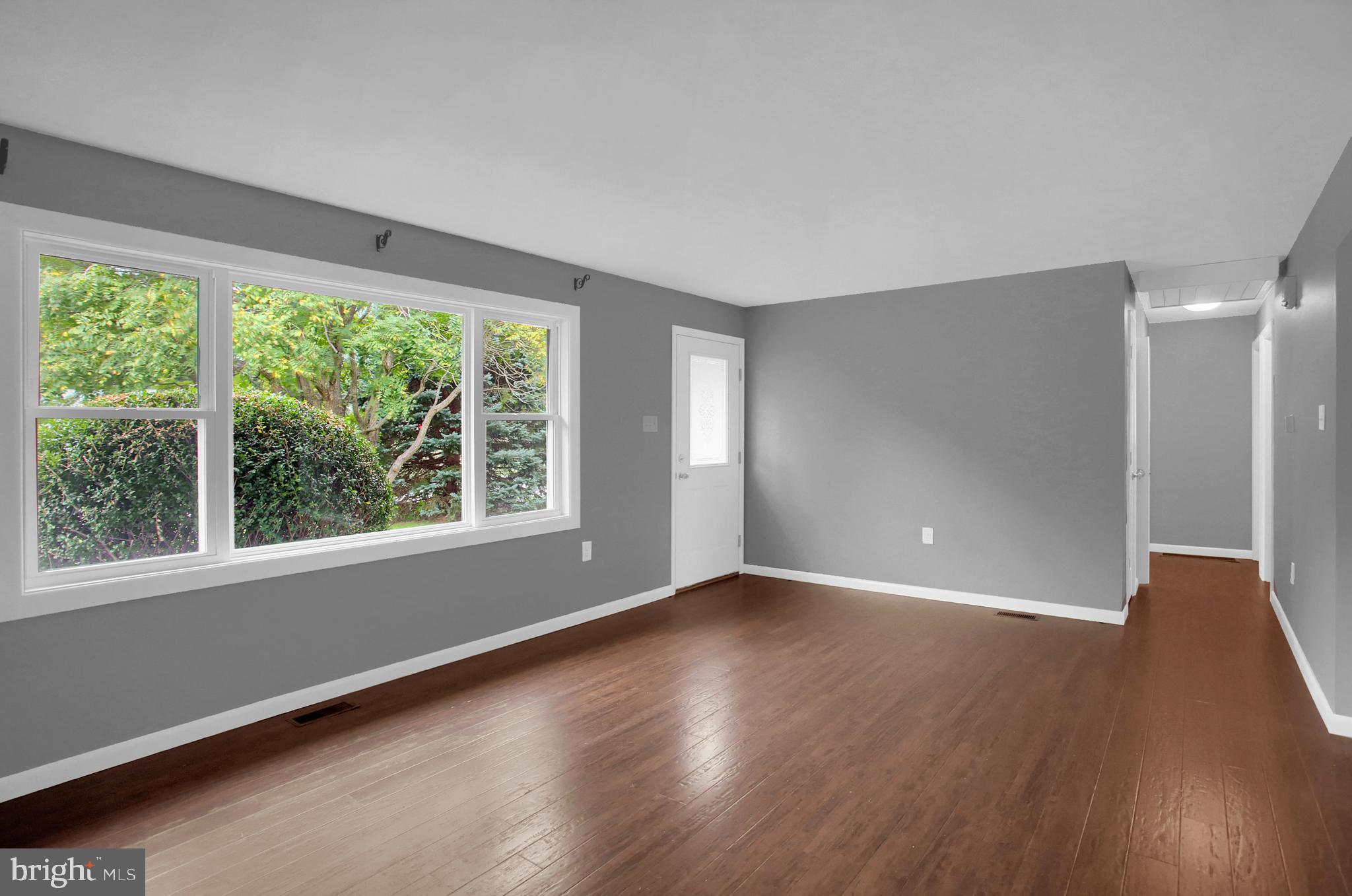512 Ellencroft Road Lewisberry, PA 17339 - Photo 7 of 26 Living Room