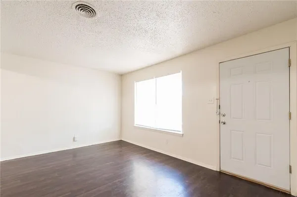 $1,600 | 2045 Avis Circle, Mesquite, TX 75149