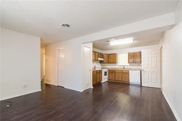 $1,600 | 2045 Avis Circle, Mesquite, TX 75149