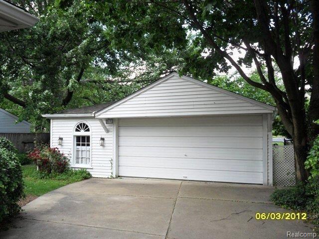 204 Ridgemont Road Grosse Pointe, MI 48236 - Photo 25 of 25 =GARAGE .JPG