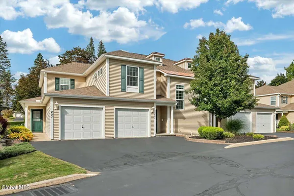 $310,000 | 202 Royale Court, North Greenbush, NY 12180