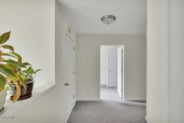 $315,000 | 202 Royale Court, North Greenbush, NY 12180