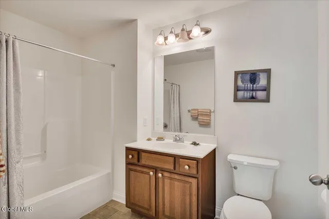 $315,000 | 202 Royale Court, North Greenbush, NY 12180