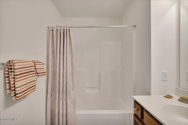 $315,000 | 202 Royale Court, North Greenbush, NY 12180