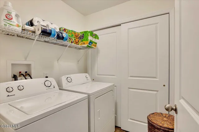 $315,000 | 202 Royale Court, North Greenbush, NY 12180