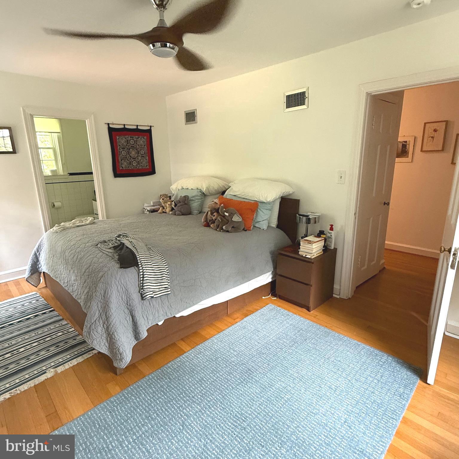3121 Quebec Place Northwest Washington, DC 20008 - Photo 16 of 29 Primary bedroom