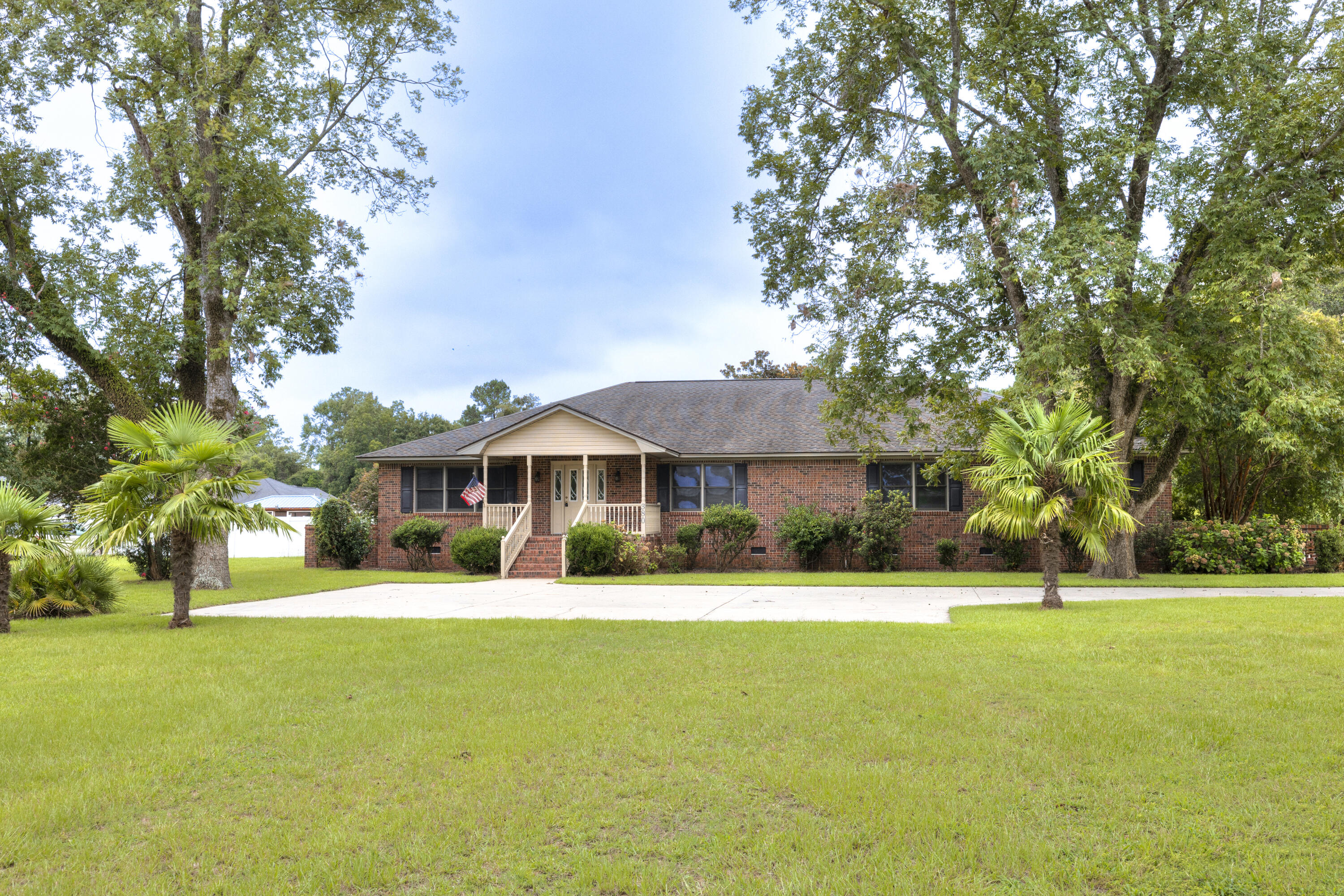 380 Old Georgetown Road Manning, SC 29102 - Photo 1 of 69 Gallery Image 1