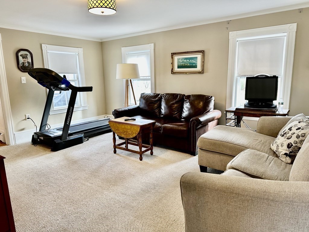 38 Old Nahant Road Wakefield, MA 01880 - Photo 11 of 39 Gallery Image 11