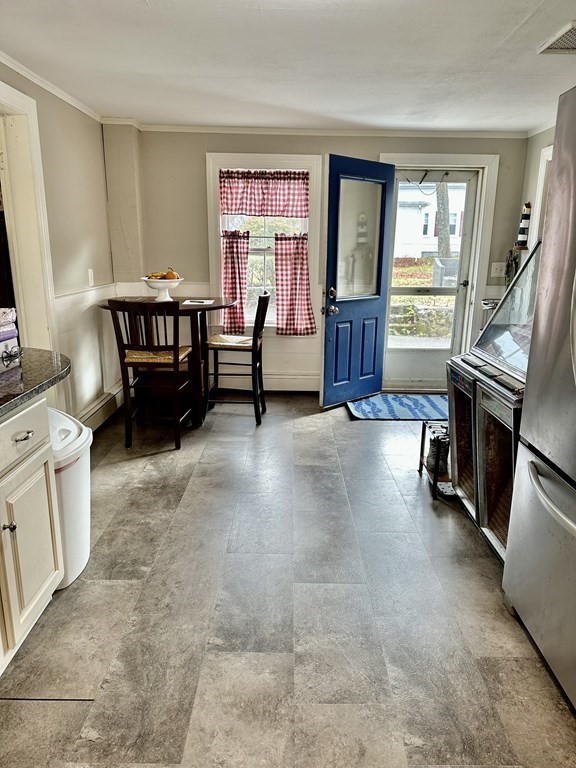38 Old Nahant Road Wakefield, MA 01880 - Photo 6 of 39 Gallery Image 6