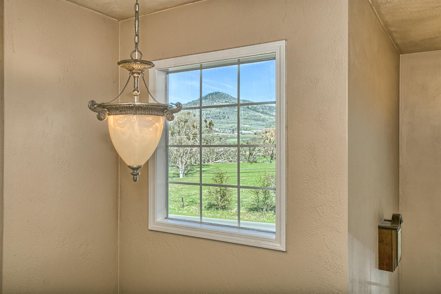293 Pierce Road Medford, OR 97504 - Photo 18 of 35 Additional Photo