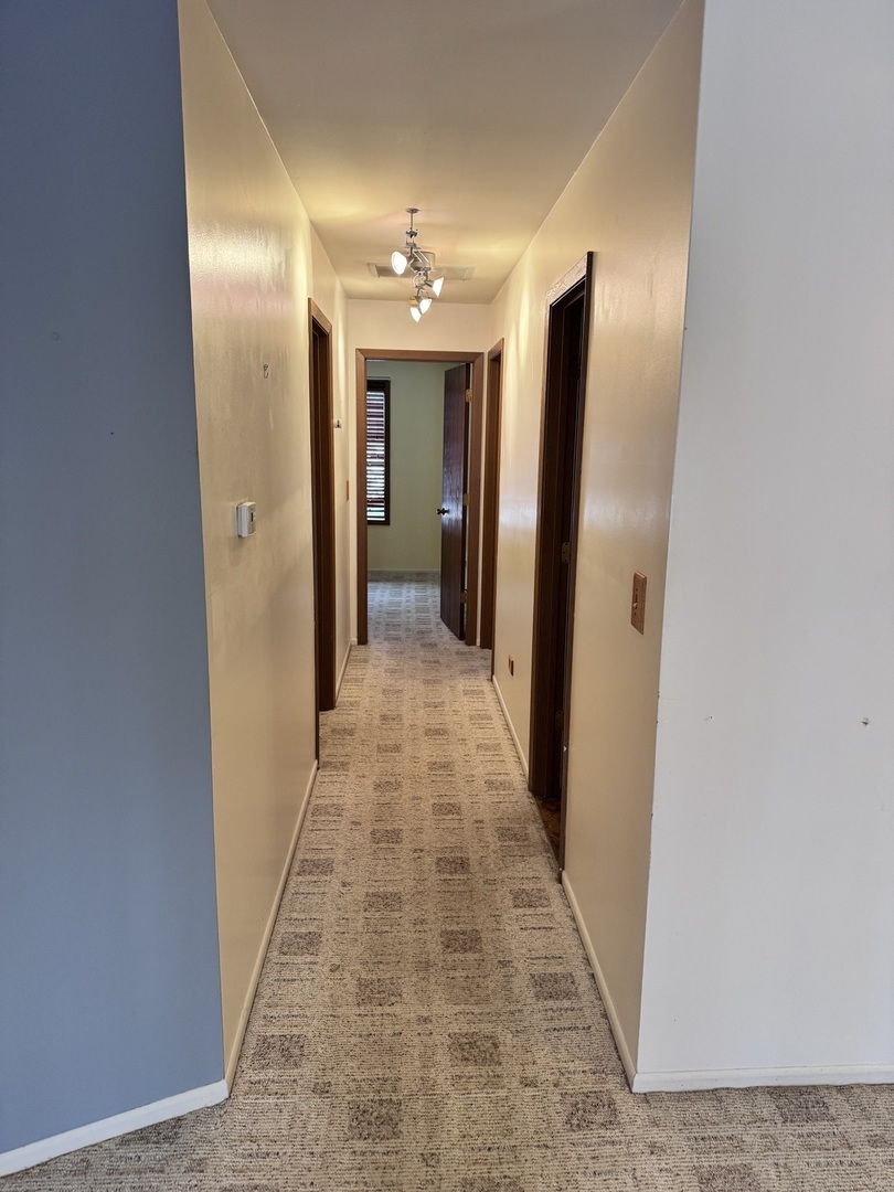 15 Creekside Circle, Unit B Elgin, IL 60123 - Photo 11 of 21