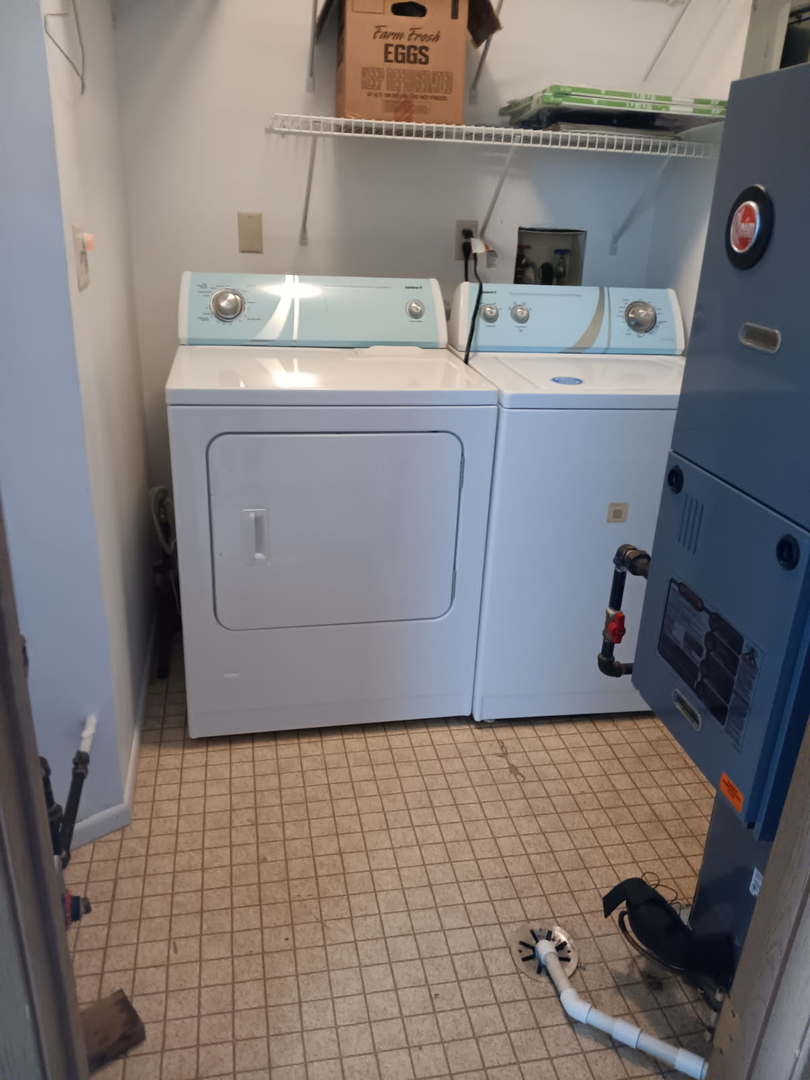 15 Creekside Circle, Unit B Elgin, IL 60123 - Photo 19 of 21