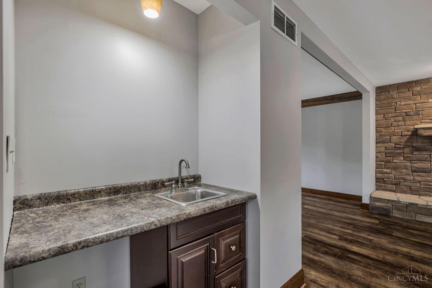 1270 Hamilton New London Road Hamilton, OH 45013 - Photo 33 of 76 Gallery Image 33