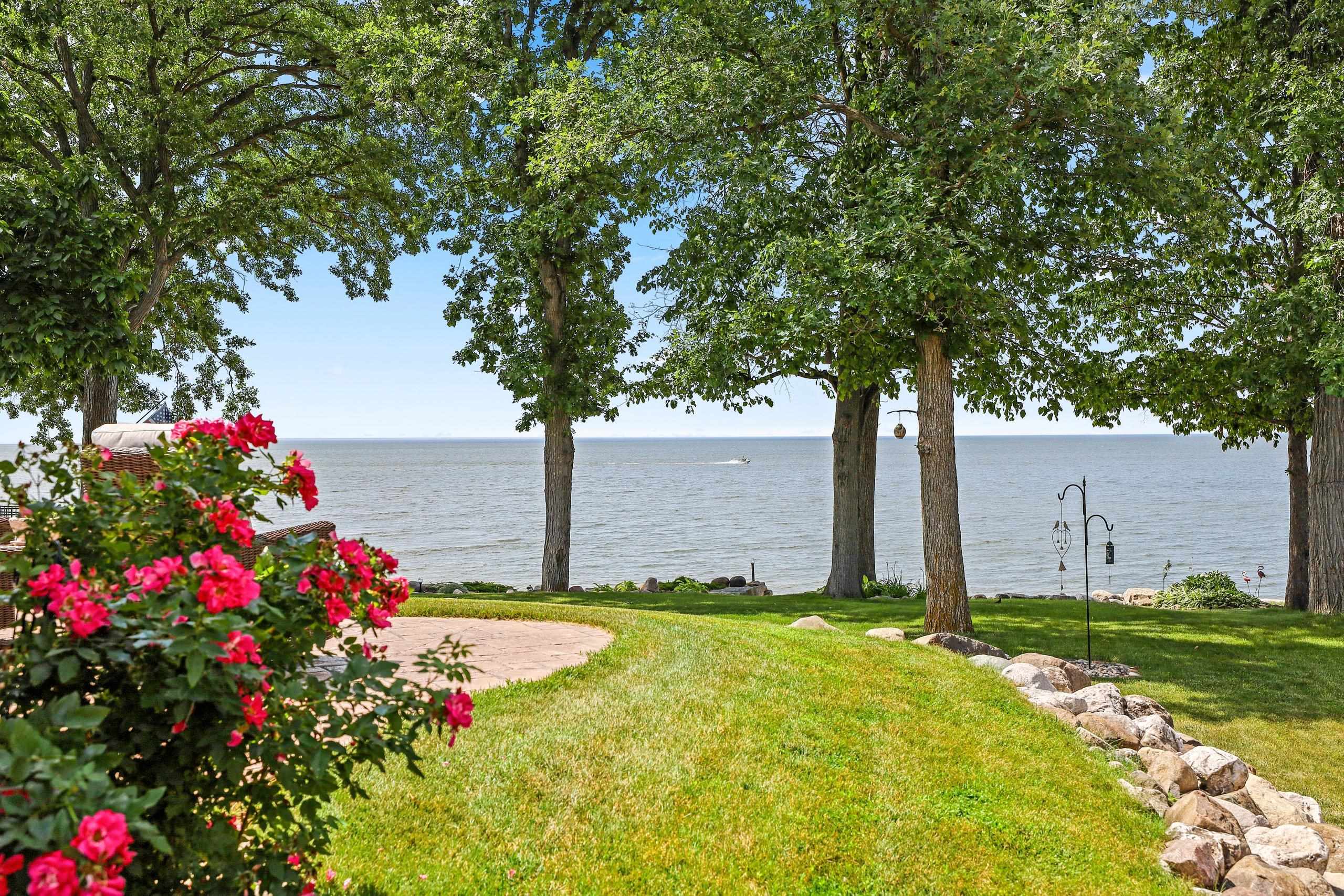 5011 Edgewater Beach Road Green Bay, WI 54311 - Photo 58 of 76