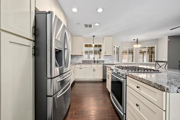 $2,450 | 73853 Playa Vista Drive, Twentynine Palms, CA 92277