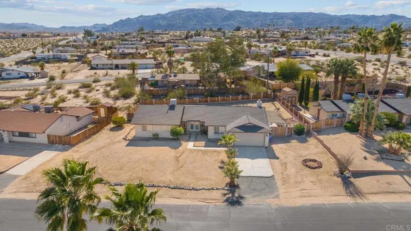 $2,450 | 73853 Playa Vista Drive, Twentynine Palms, CA 92277