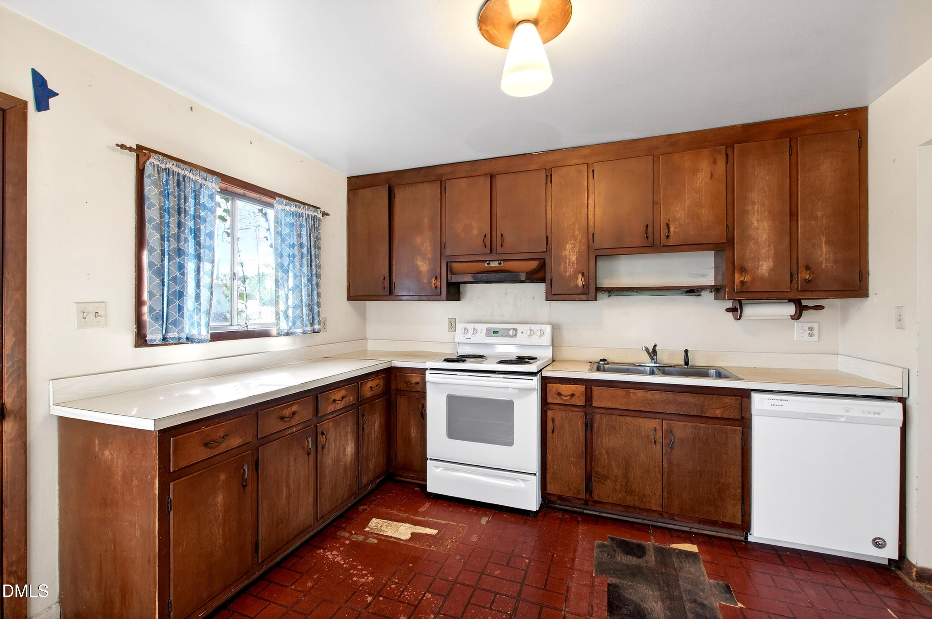 4332 Woodlawn Drive Raleigh, NC 27616 - Photo 12 of 37 12 Woodlawn (18)