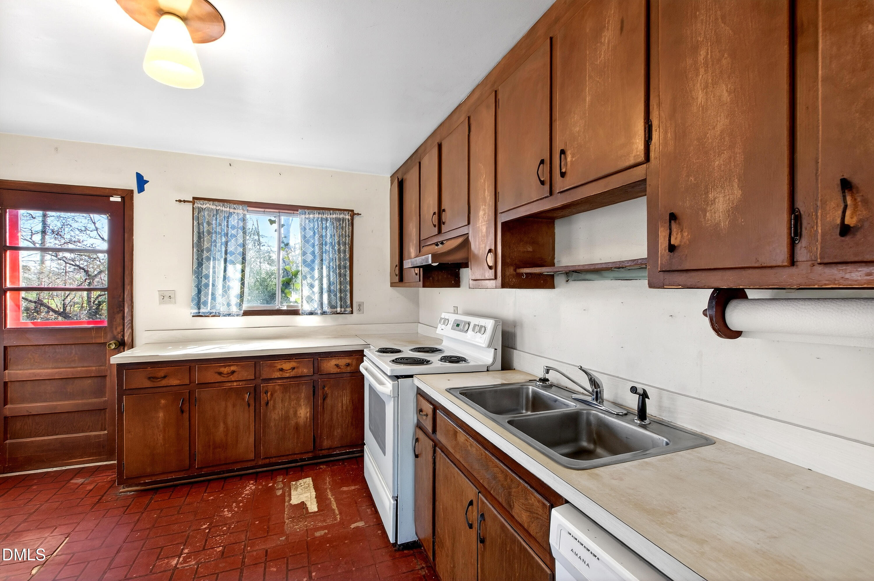 4332 Woodlawn Drive Raleigh, NC 27616 - Photo 14 of 37 14 Woodlawn (21)