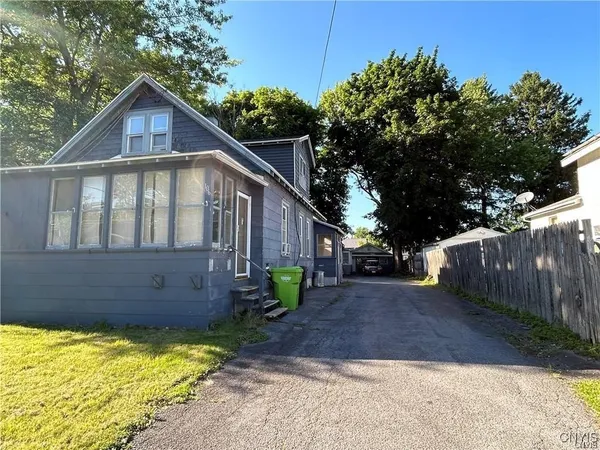 $259,900 | 106 Garden City Drive, Salina, NY 13211