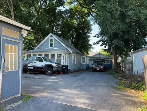 $259,900 | 106 Garden City Drive, Salina, NY 13211