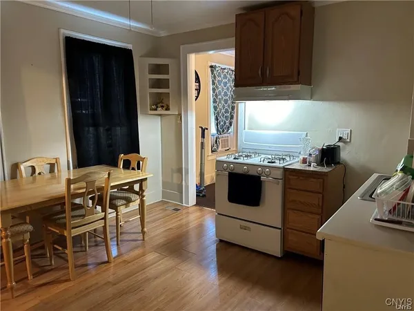 $259,900 | 106 Garden City Drive, Salina, NY 13211