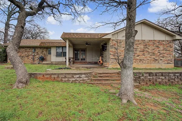 $2,595 | 3200 Hickory Court, Bedford, TX 76021