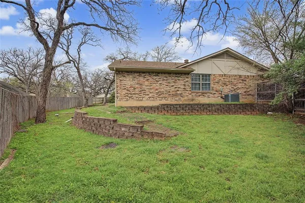 $2,595 | 3200 Hickory Court, Bedford, TX 76021
