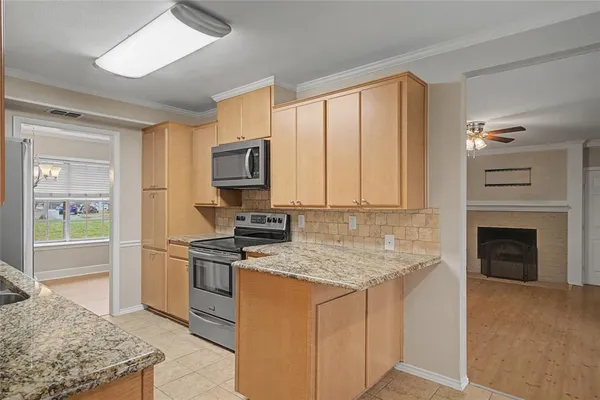 $2,595 | 3200 Hickory Court, Bedford, TX 76021