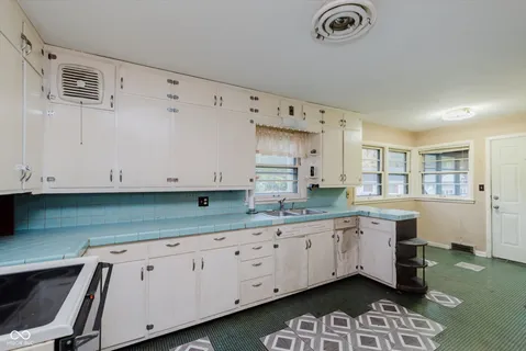 $350,000 | 3510 East 65th Street, Indianapolis, IN 46220